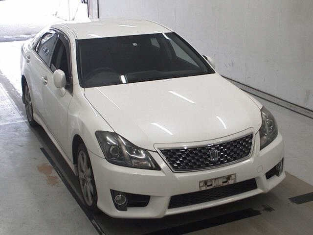 TOYOTA CROWN 2010