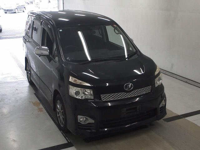 TOYOTA VOXY 2012