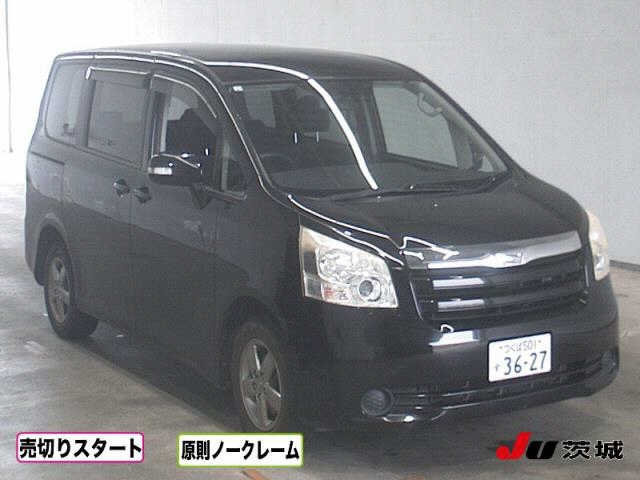 TOYOTA NOAH 2009