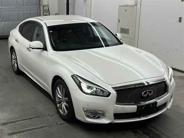 NISSAN FUGA 2018