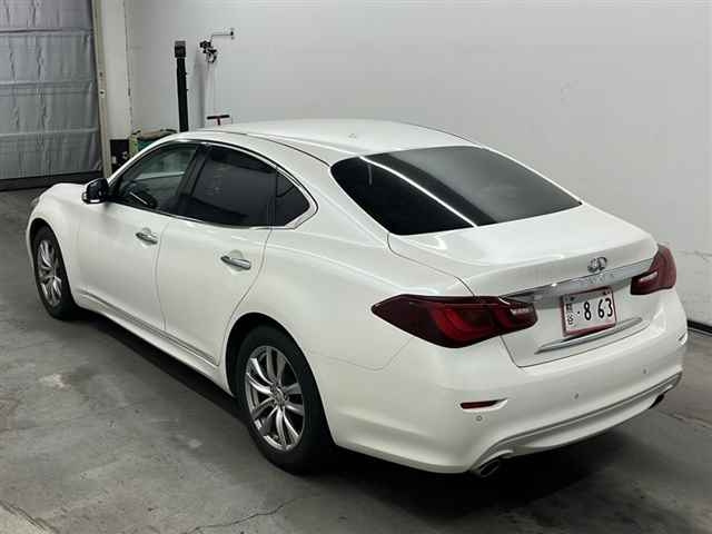 NISSAN FUGA 2018