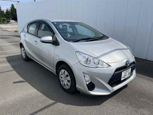 TOYOTA AQUA 2015