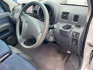 DAIHATSU HIJET VAN 2011