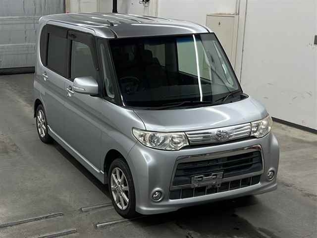 DAIHATSU TANTO 2011