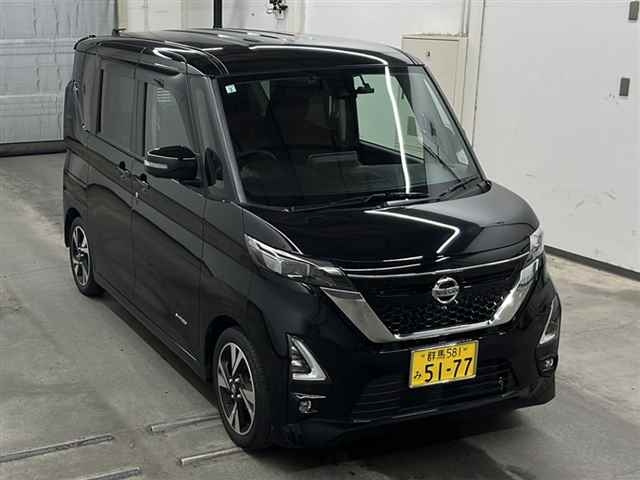 NISSAN ROOX 2021