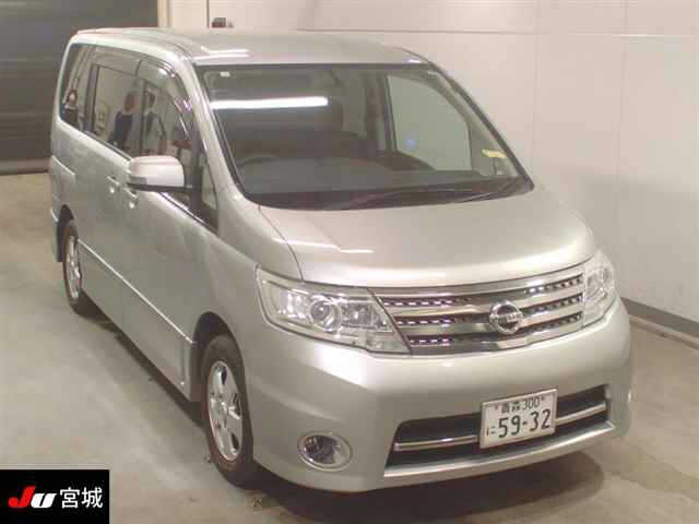 NISSAN SERENA