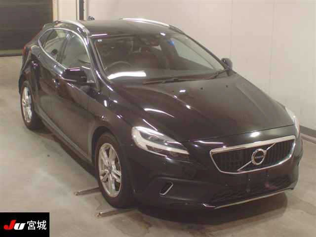 VOLVO V40 2019