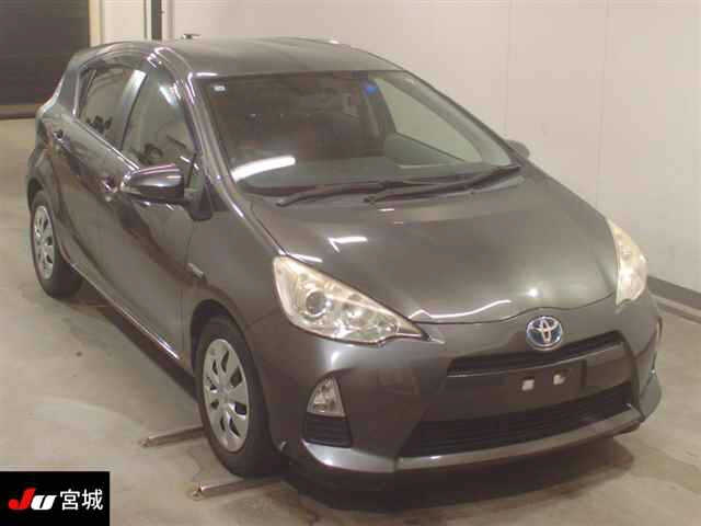 TOYOTA AQUA 2012