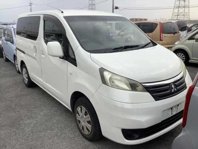 MITSUBISHI DELICA D3 2012