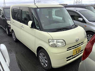 DAIHATSU TANTO 2011