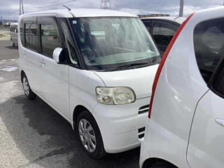 DAIHATSU TANTO 2011
