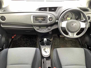 TOYOTA VITZ 2012