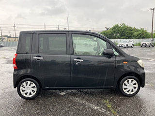 SUBARU LUCRA 2011