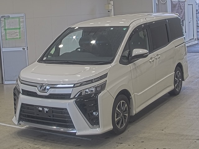 TOYOTA VOXY 2020