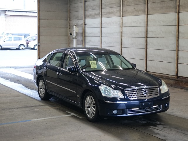 NISSAN FUGA