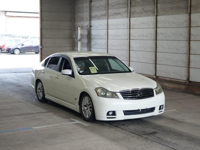 NISSAN FUGA