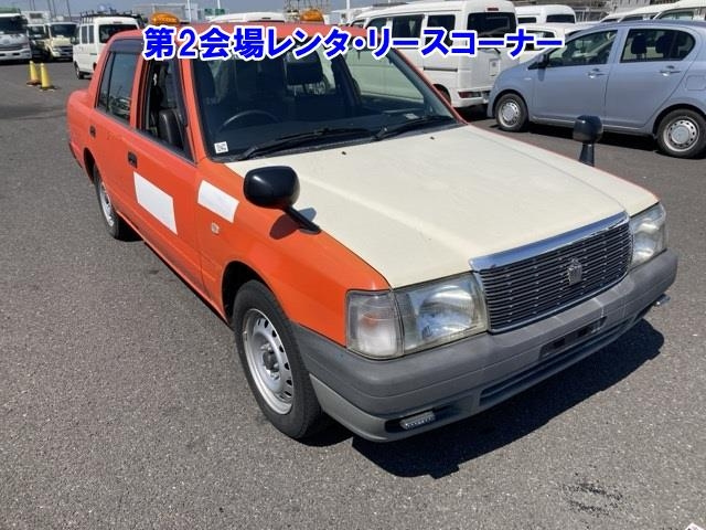 TOYOTA CROWN COMFORT 2017