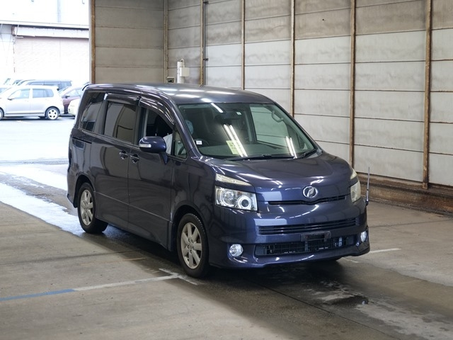TOYOTA VOXY 2007
