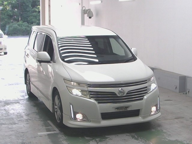 NISSAN ELGRAND 2010