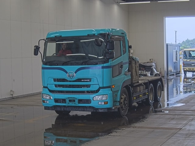 NISSAN QUON