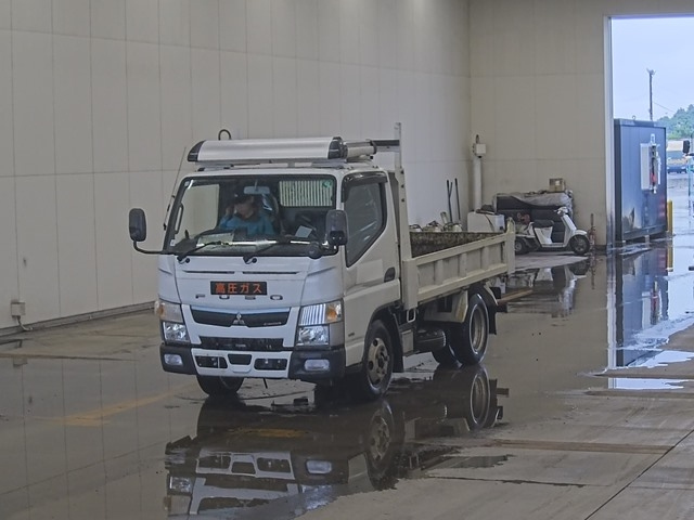 MITSUBISHI CANTER 2020