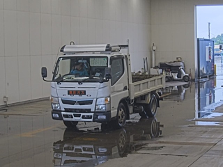 MITSUBISHI CANTER 2020