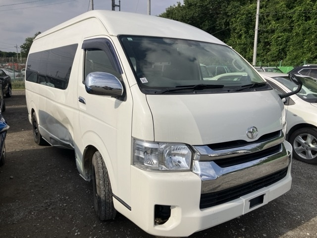 TOYOTA HIACE