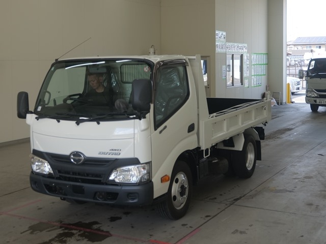 HINO DUTRO 2016