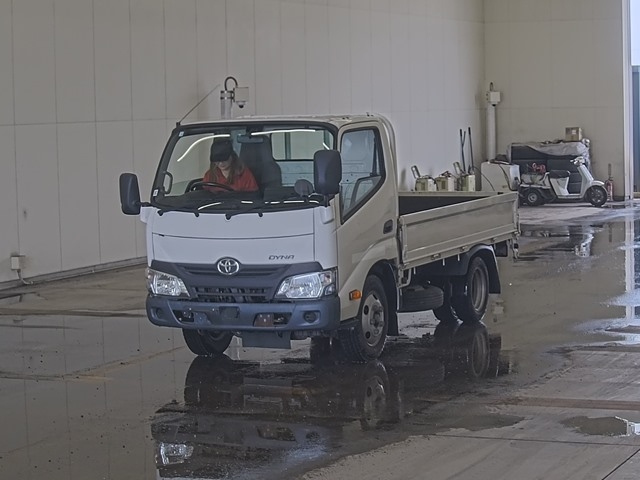 TOYOTA DYNA 2019