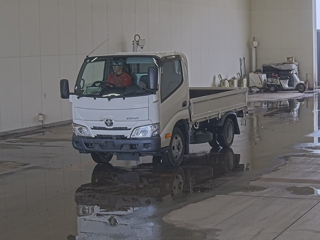 TOYOTA DYNA 2020