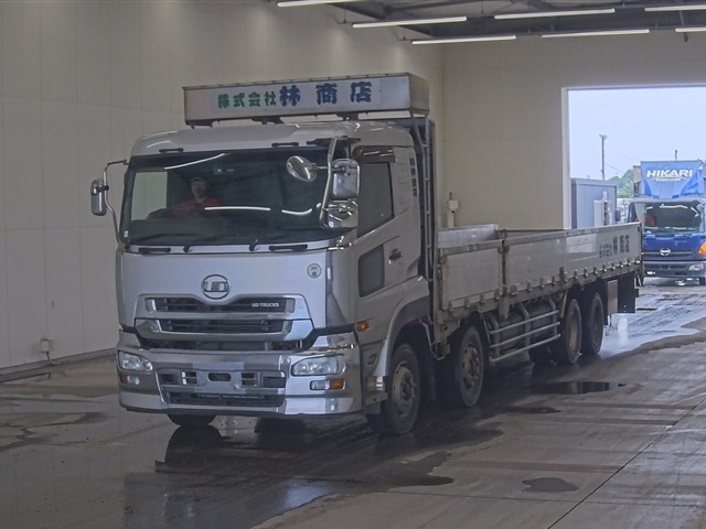 NISSAN TRUCK 2011
