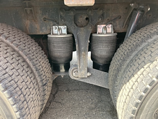 NISSAN TRUCK 2011