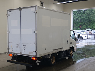 TOYOTA DYNA 2010