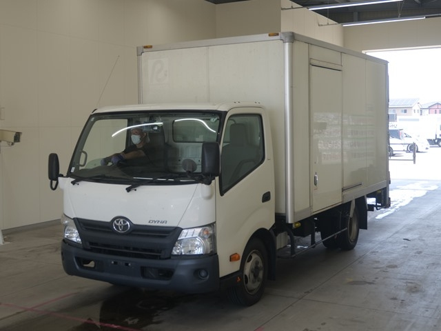 TOYOTA DYNA 2018