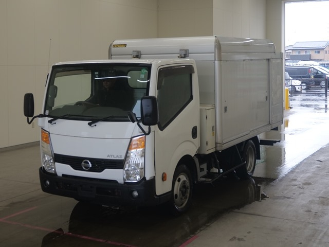 NISSAN ATLAS 2015