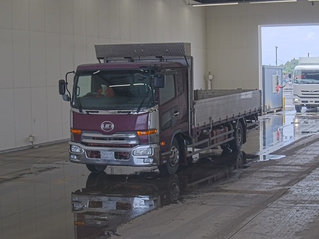 NISSAN CONDOR 2011