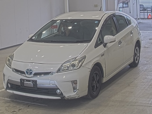 TOYOTA PRIUS PHV