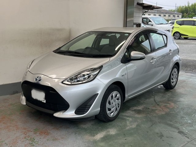 TOYOTA AQUA 2019