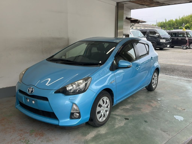 TOYOTA AQUA 2012