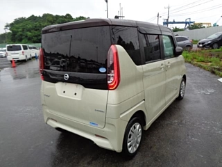 NISSAN ROOX 2020