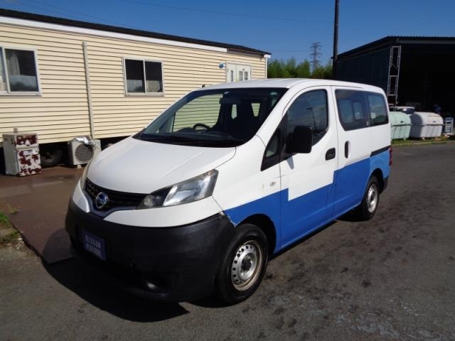 NISSAN NV200 2015