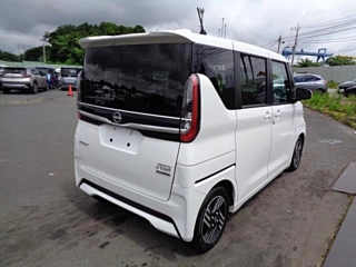 NISSAN ROOX 2023