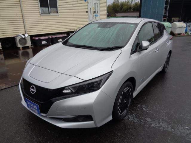 NISSAN LEAF 2023
