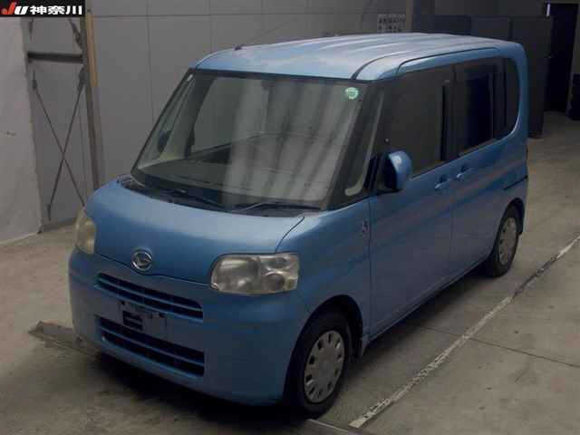 DAIHATSU TANTO 2008