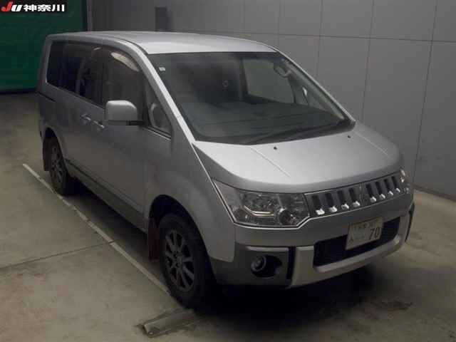 MITSUBISHI DELICA D5 2017