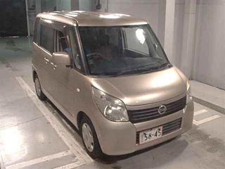 NISSAN ROOX 2011