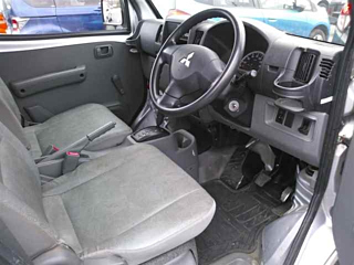 MITSUBISHI MINICAB VAN 2011