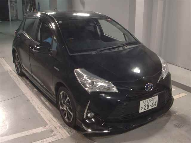 TOYOTA VITZ 2018