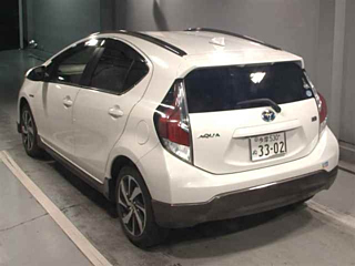 TOYOTA AQUA 2015