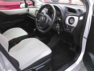 TOYOTA VITZ 2014